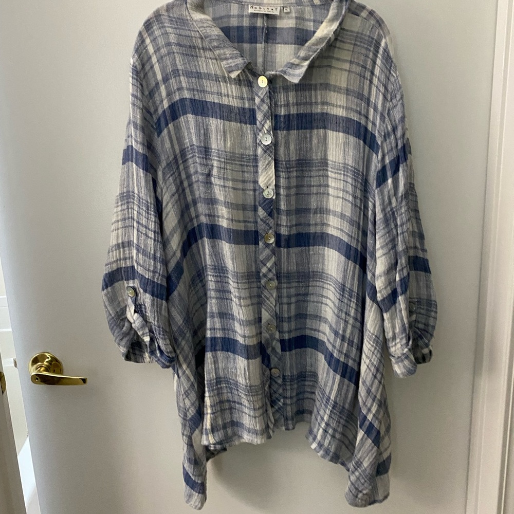 Gauze tunic. Nice style and detail. Blue and white. Perfect summer piece.